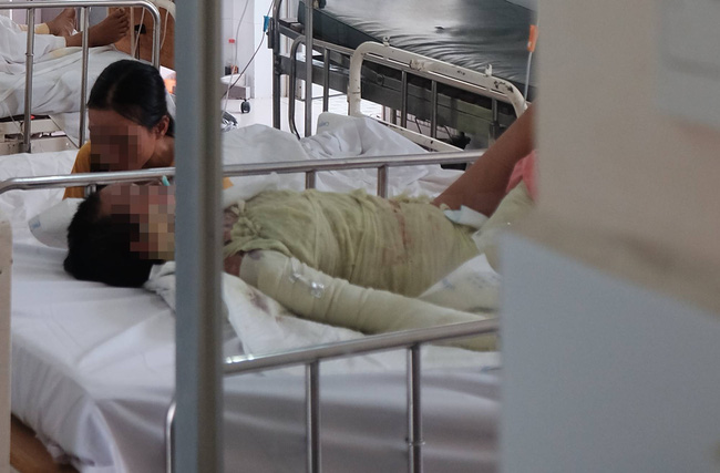 chong dung xang dot vo va hai con rieng o dong nai hai be gai tu vong me bong nang