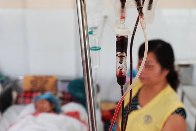 chong dung xang dot vo va hai con rieng o dong nai hai be gai tu vong me bong nang