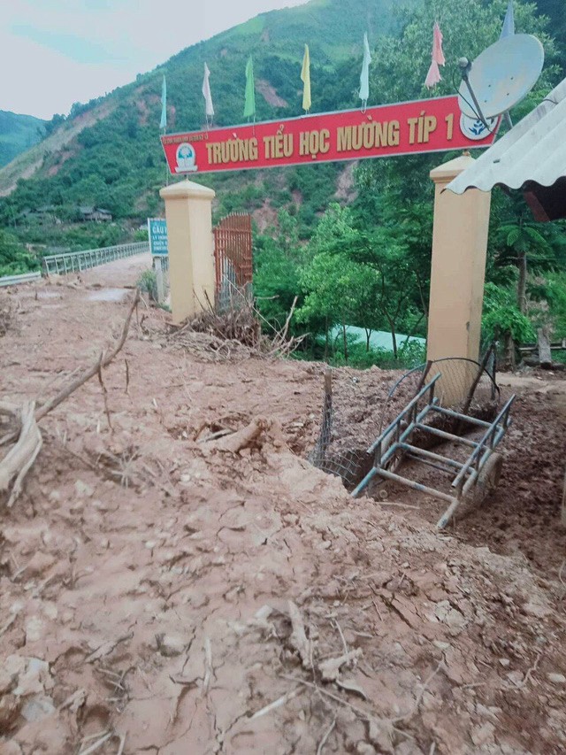 nghe an lu cuon sap phong giao vien xa bien gioi phai thue nha dan bam lop