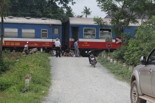 tau hoa va cham o to khien 4 nguoi thuong vong tai nghe an