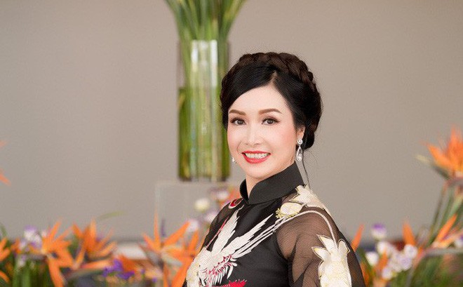 chuyen kho tin ve phan thi bikini cua hoa hau viet nam 30 nam truoc