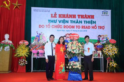 truong tieu hoc bach hac khanh thanh thu vien than thien do to chuc room to read ho tro