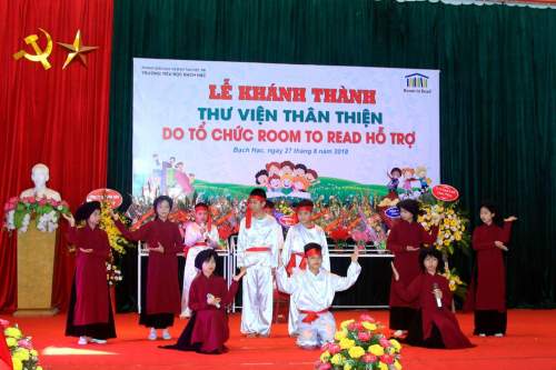 truong tieu hoc bach hac khanh thanh thu vien than thien do to chuc room to read ho tro