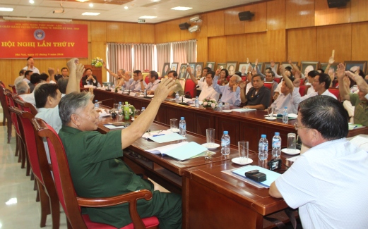 truong ban cong tac dai bieu quoc hoi pho truong ban ban to chuc trung uong tran van tuy duoc bau la chu tich hoi huu nghi viet lao