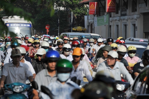 so giao thong ha noi se cam xe may khong phan biet ngoai tinh