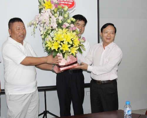 cung huu nghi viet trung da cat noc