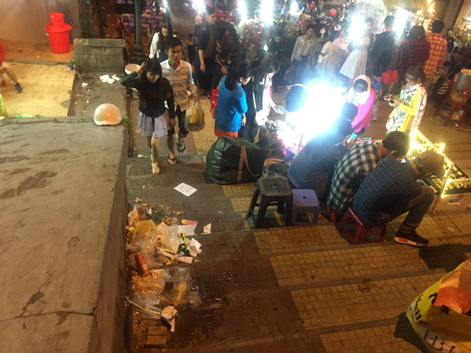 nhac nho nguoi ban hang co lao cong o da lat nhan lai cau noi khong xa rac thi lay viec dau cac co lam