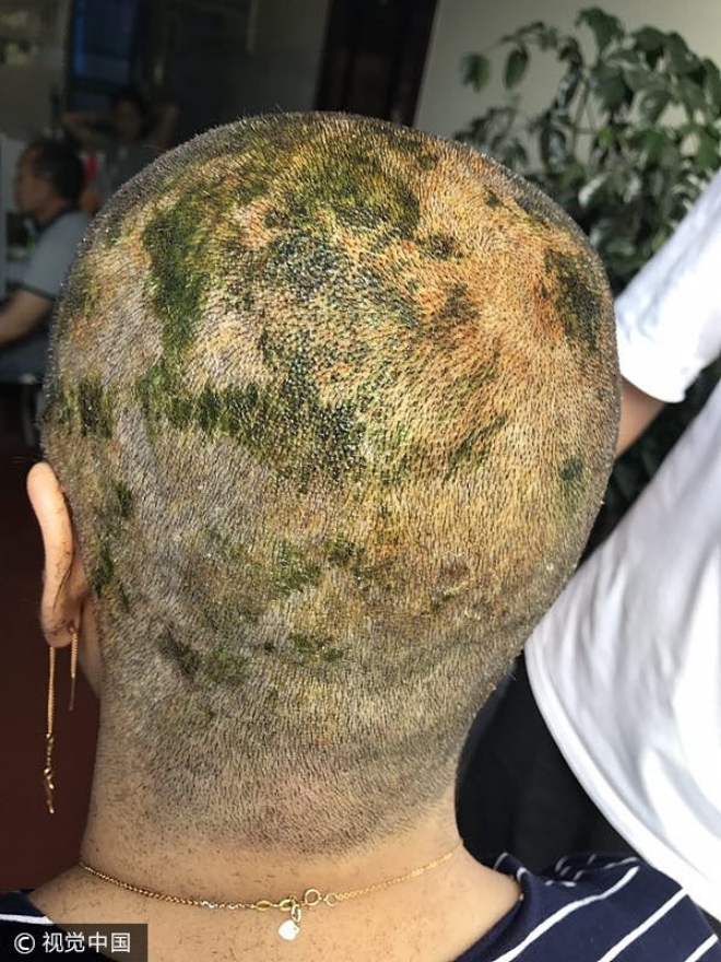 nhuom toc 4 lan trong 7 tieng de co mau xanh la nguoi phu nu bi soc phan ve va cai ket khong mong muon
