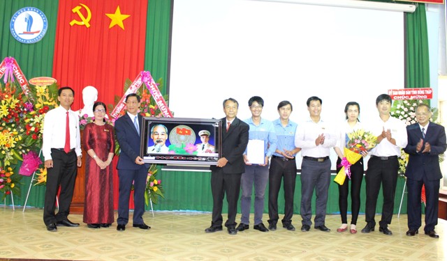 ra mat chi hoi huu nghi viet nam lao truong dai hoc dong thap