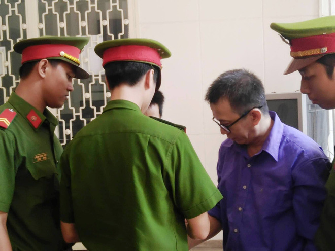 hiep dam be gai cam diec 13 tuoi nhieu lan den mang thai ga dan ong lanh an 15 nam tu