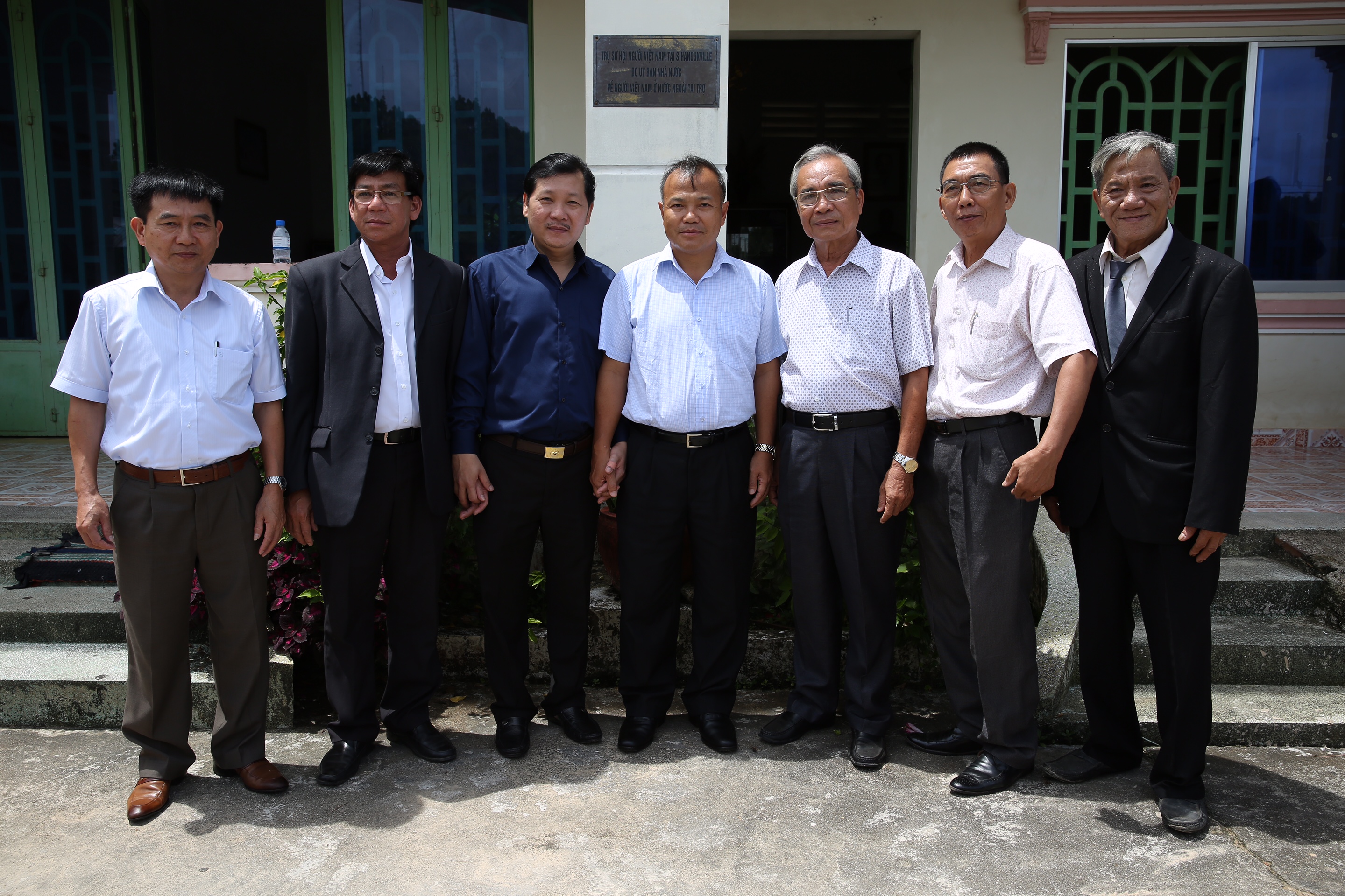nghia tinh viet nam voi nguoi dan vung bien ho campuchia