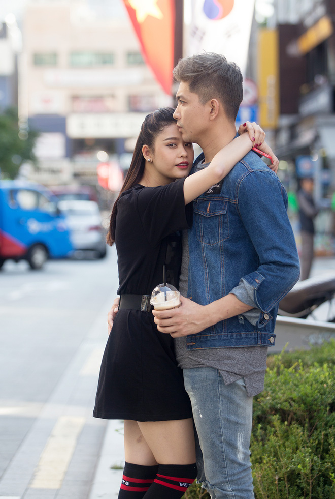 vo chong truong quynh anh va tim dep noi bat tren duong pho han quoc