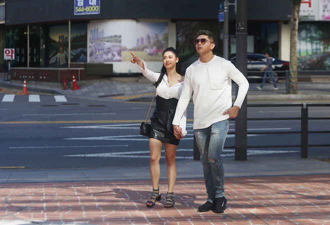 vo chong truong quynh anh va tim dep noi bat tren duong pho han quoc
