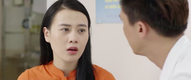 dat hoc tro di pha thai thay giao gay soc khi dong vien tu tin cuoi len em