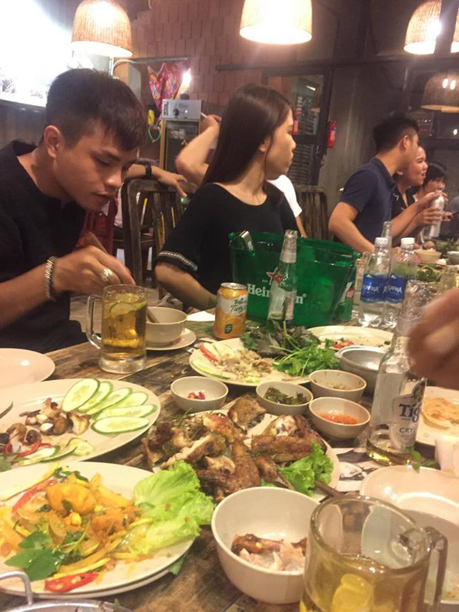 hi hung bi mat lam sinh nhat hoanh trang cho chong co vo tre bat khoc vi cai ket dang