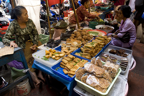 nhung nguoi ban hang rong co the thanh cuu tinh cho nen kinh te indonesia bang cach nay