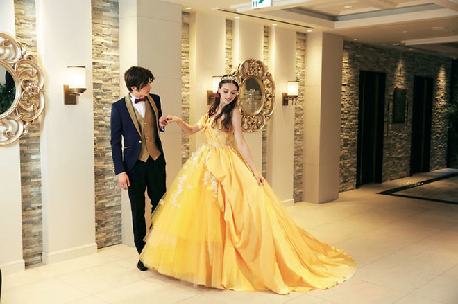 loa mat truoc serie vay cuoi long lay cua nhung cong chua disney ngoai doi thuc