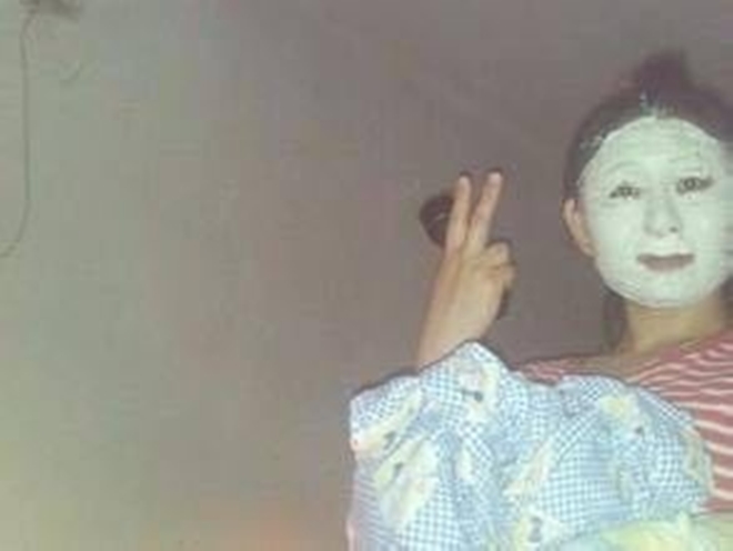 lo buoc chan vao phong ky tuc xa nu vao buoi toi va day la khung canh kinh hoang ma nguoi ta phai thay