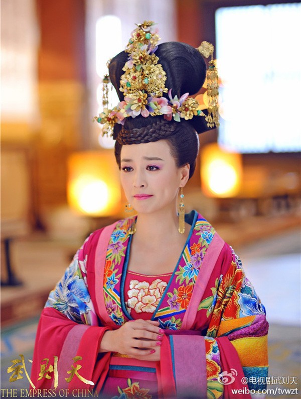 my nhan mang tieng ho ly tinh song sung suong trong biet thu cho nao cung thay tien