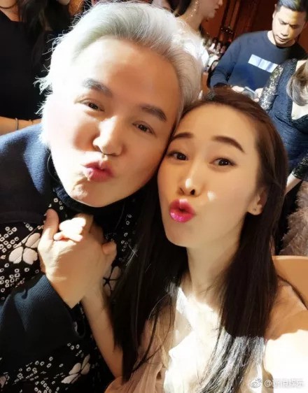 my nhan mang tieng ho ly tinh song sung suong trong biet thu cho nao cung thay tien