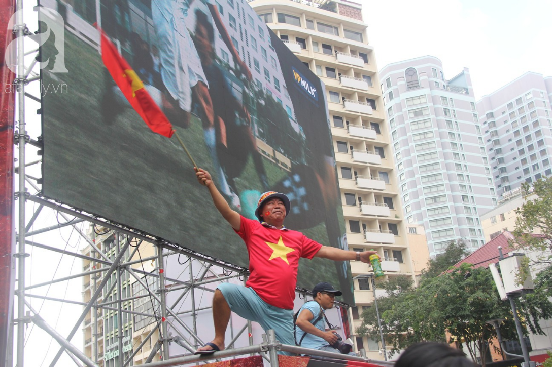 thua uae tren loat luan luu dinh menh nguoi ham mo van danh nhung tinh cam tuyet voi nhat cho olympic viet nam