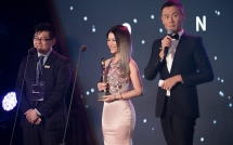vo ba voi be gai dong canh nong da khong tu te thi dep de lam gi