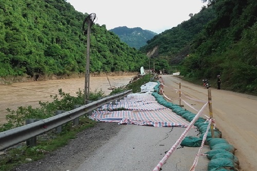 nghe an lu ve tran ngap cac ban lang do dau