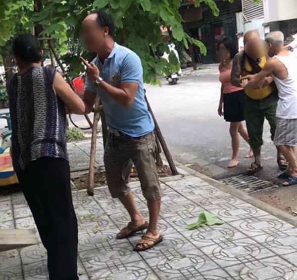 ha noi tieng khoc nghen cua me gia to cao bi con gai di cung xa hoi den danh chan thuong so nao