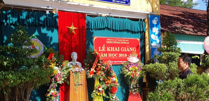 hue xu ly nghiem ca c truo ng cho nghi ho c sau khai gia ng de chen chu chen anh va vui choi