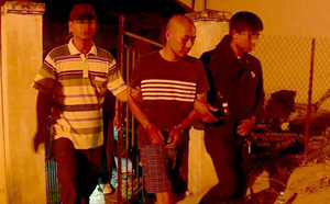 ten cuop ngan hang giau ca thung tien tai mot ngoi nha hoang