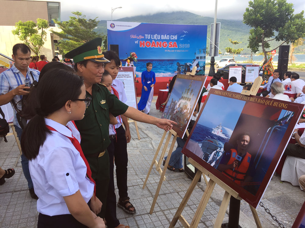 khai mac trien lam tu lieu bao chi ve hoang sa tai da nang