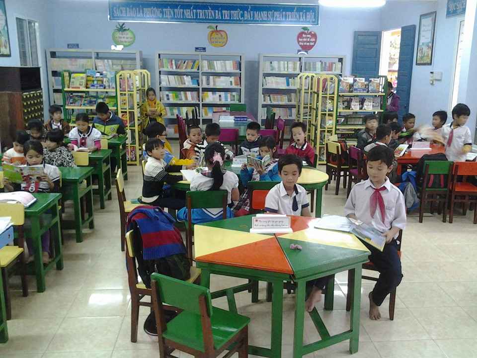 zhishan viet nam 10 nam giup tre em lam ban voi sach