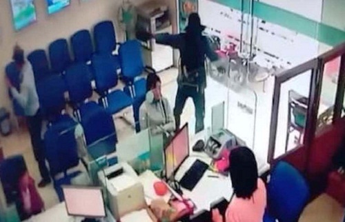 bat khan cap nghi pham cuop ngan hang o tien giang