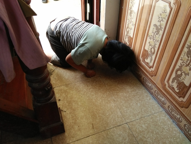 tham canh mot gia dinh co 4 nguoi con cung mac benh bai nao o nghe an