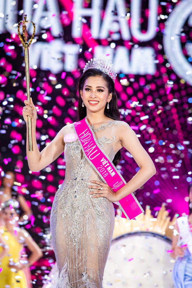 khong xin loi khong khoc loc va dieu hy huu ve hoa hau tran tieu vy