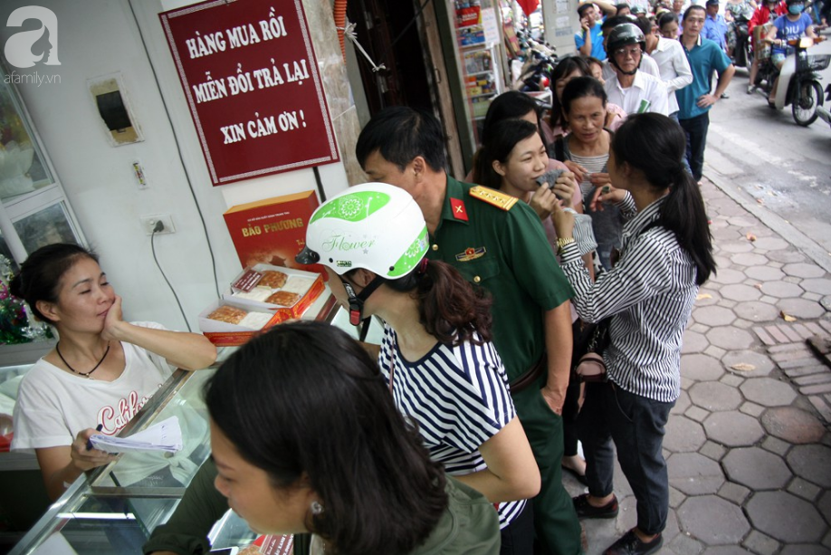 qua dong nguoi keo den mua banh trung thu tuyen pho thuy khue tac nghen