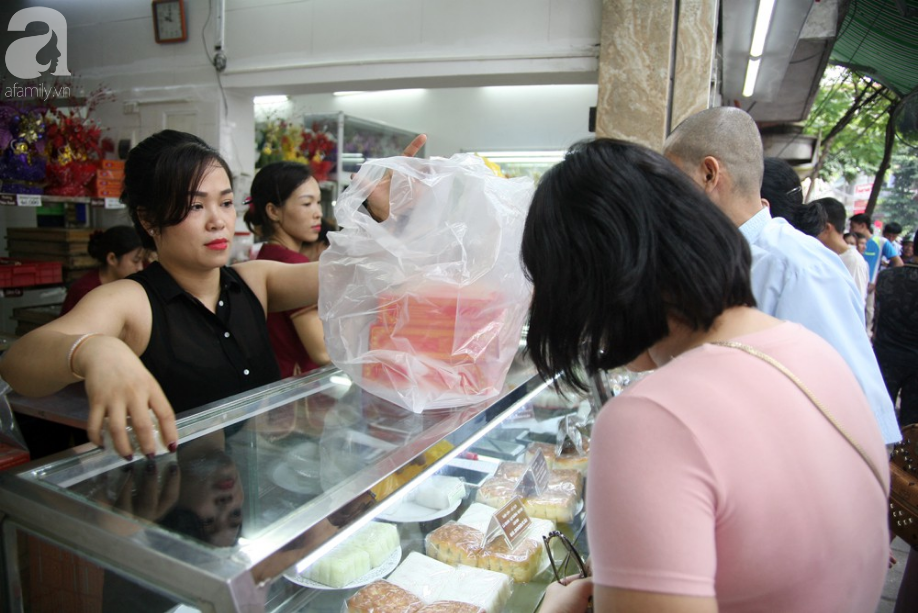 qua dong nguoi keo den mua banh trung thu tuyen pho thuy khue tac nghen