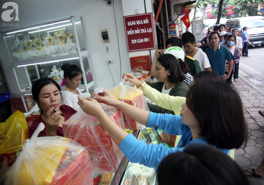 qua dong nguoi keo den mua banh trung thu tuyen pho thuy khue tac nghen
