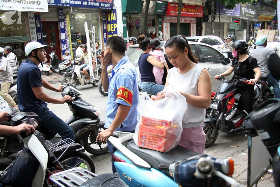 qua dong nguoi keo den mua banh trung thu tuyen pho thuy khue tac nghen