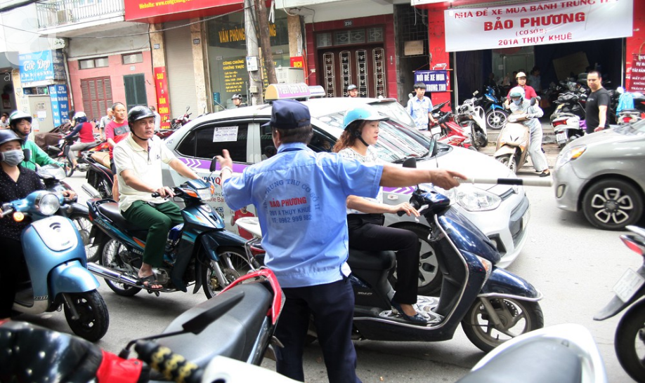 qua dong nguoi keo den mua banh trung thu tuyen pho thuy khue tac nghen