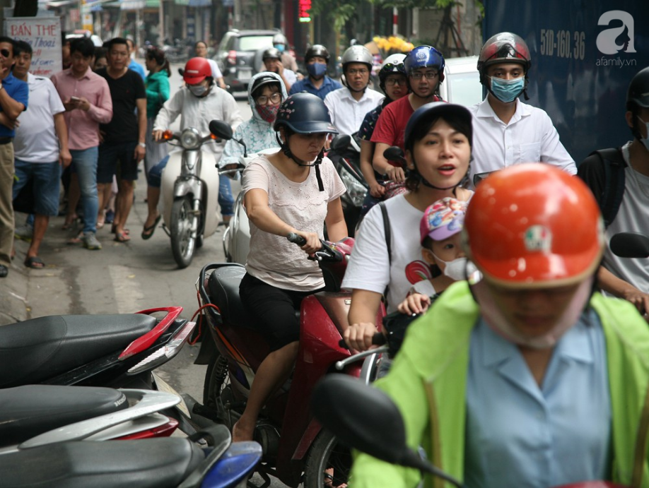 qua dong nguoi keo den mua banh trung thu tuyen pho thuy khue tac nghen