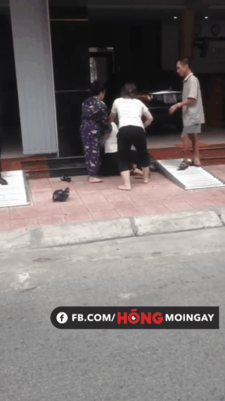 di danh ghen cung con dau me chong cam dep dap vao mat con trai may la thang mat day