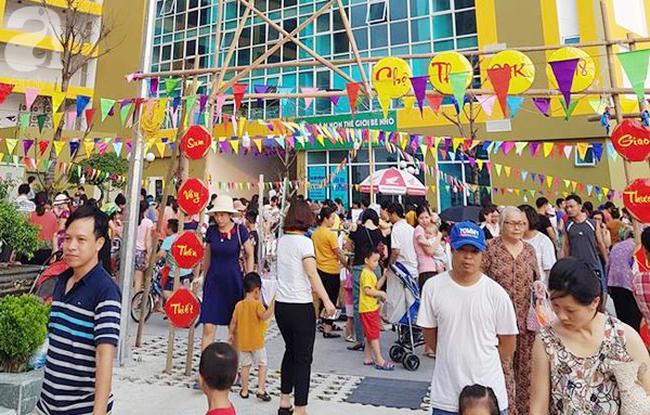 ha noi cu dan chung cu thuc thau dem dung trai cho tre vui trung thu
