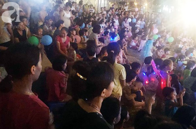 ha noi cu dan chung cu thuc thau dem dung trai cho tre vui trung thu