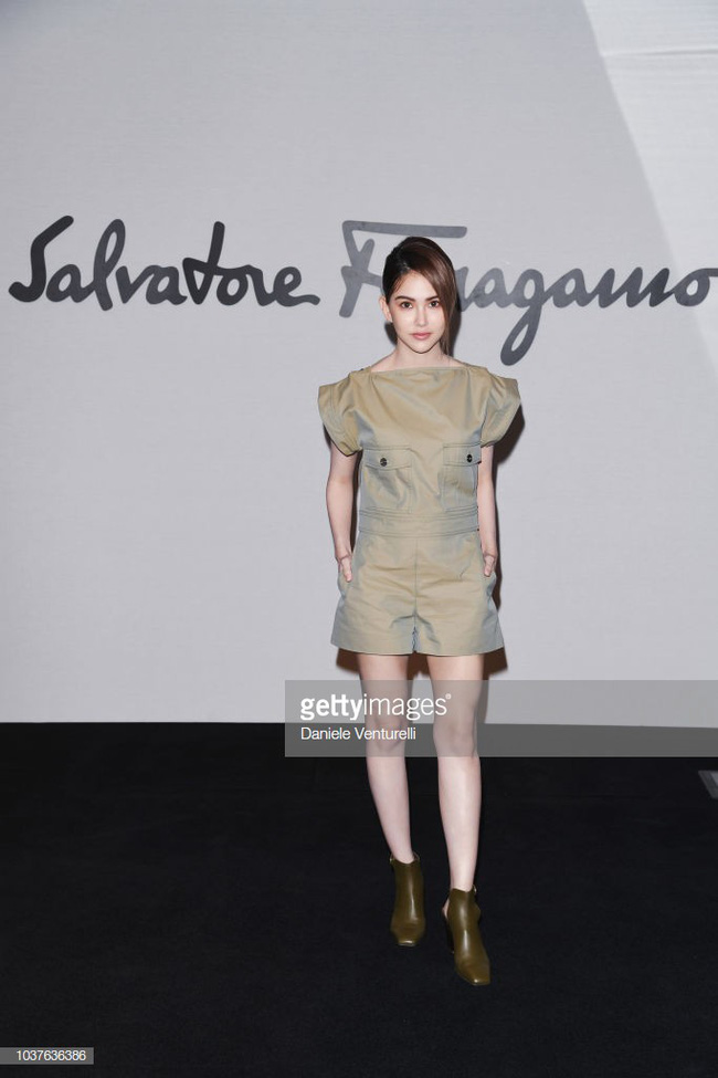 sau khi bi che gia lien tiep krystal chon do do noi bat lan at con lang tai milan fashion week