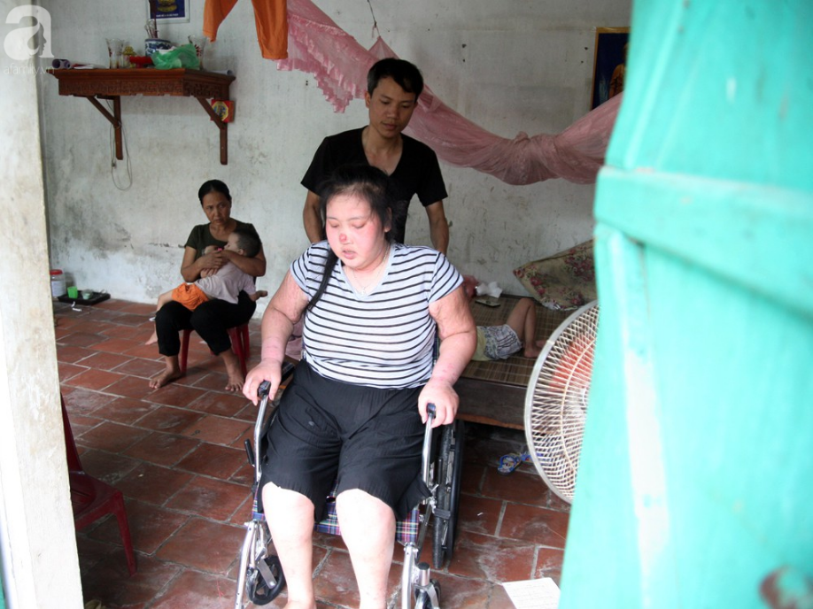 ba me tre bi ung thu giai doan cuoi dau don nhin 2 con tho lam benh ma khong co tien chay chua