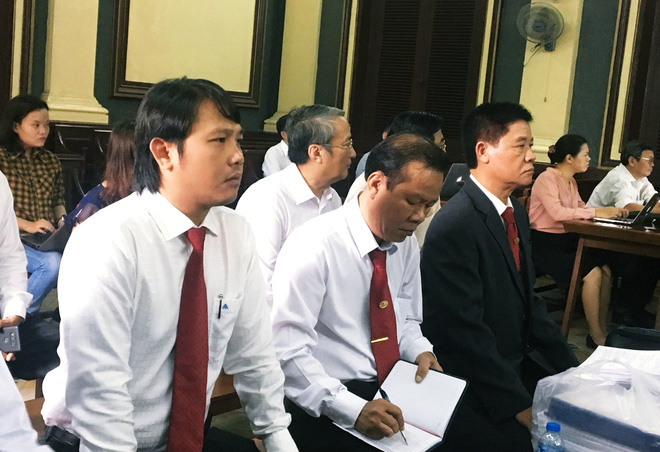 hang tram tai xe vinasun tap trung truoc toa an tp hcm giang bieu ngu yeu cau grab boi thuong