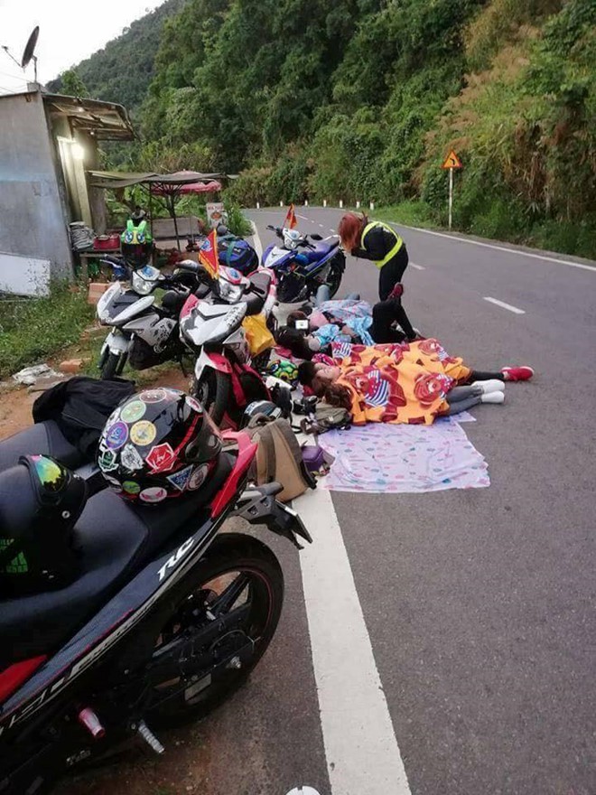 buc anh toan xe phan khoi lon dep nhung mot chi tiet da pha hong tat ca