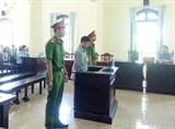 tranh chap dat dai chu chau ruot dam nhau tu vong tren canh dong