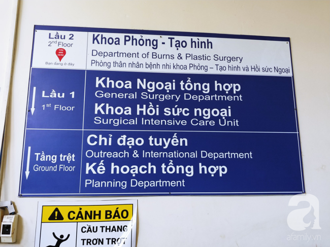 tphcm me don than to bao mau lam con gai 18 thang tuoi bi bong nang o mat